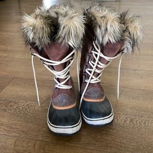 Sorel Joan of Arctic